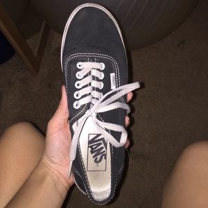 Black and white vans with skinny sole