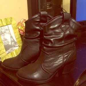 Black ankle cowgirl style booties