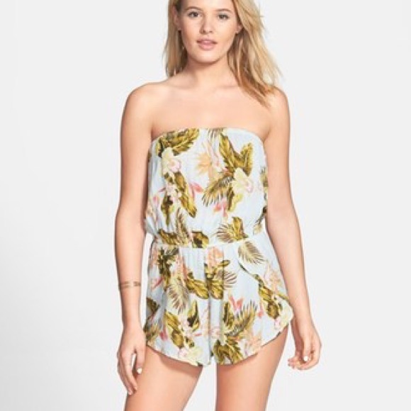 Billabong romper size medium