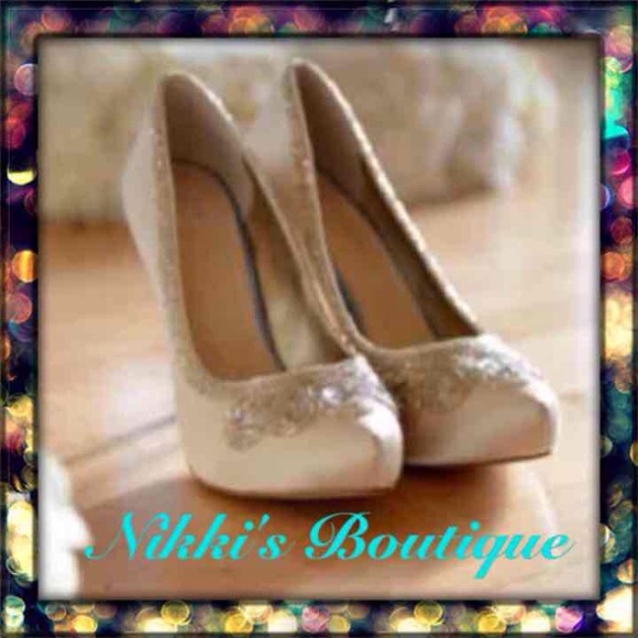 NIB DISNEY CINDERELLA SHOES!