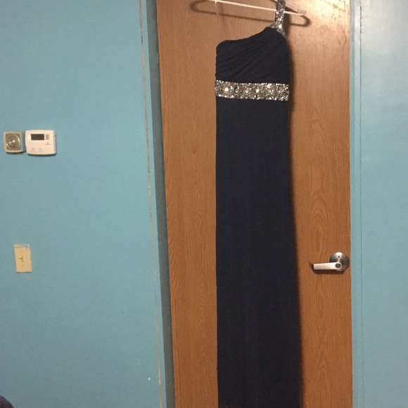 Prom dress - Picture 1 of 4