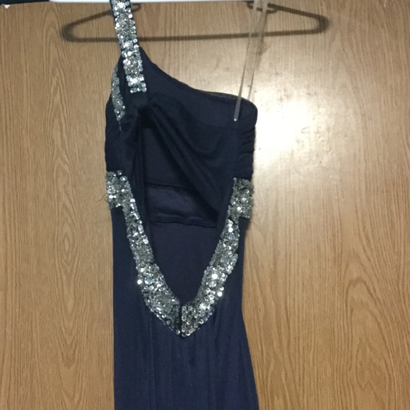 Prom dress - Picture 3 of 4