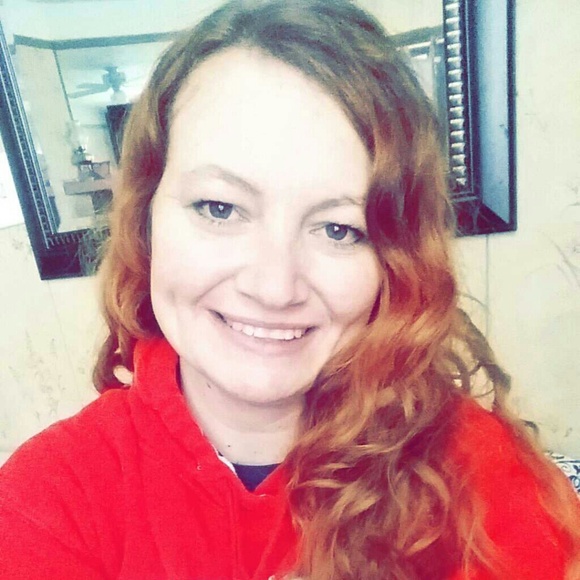 Meet your Posher, Stephanie - Picture 1 of 1