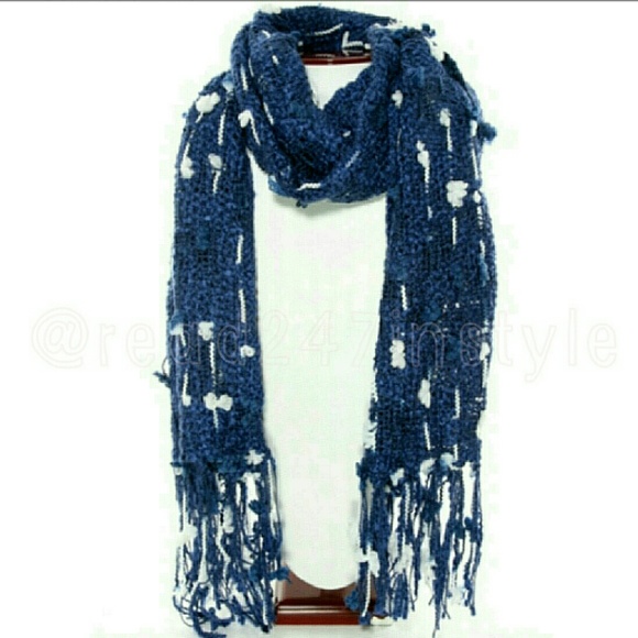 📗GWaC Thai Cozy Scarf - Blue w/ White - Picture 1 of 3