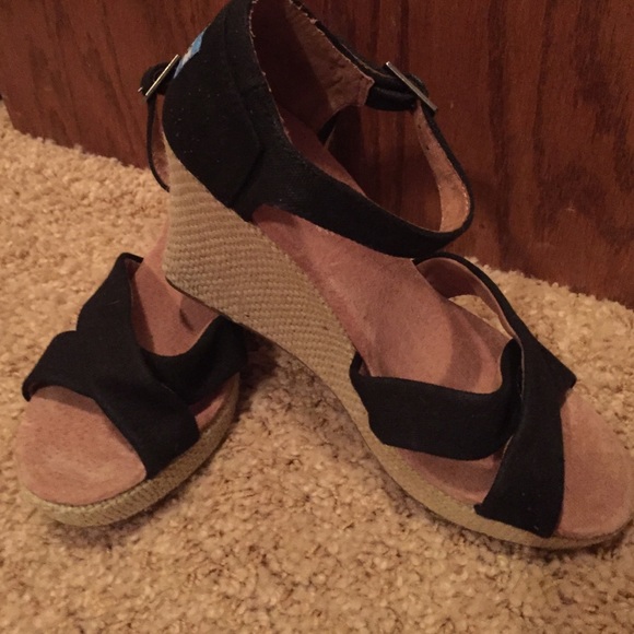 TOMS Shoes - Never worn wedge sandals