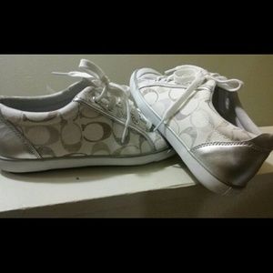 CLEAR OUT SALE... Coach shoes♨🚨🚨