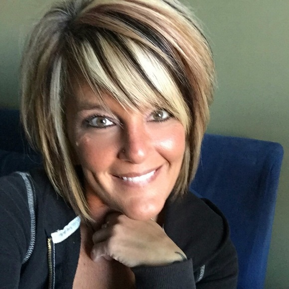 Meet Your Posher, Debbie!