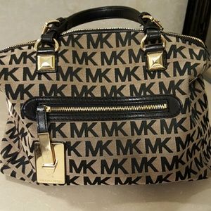 Michael kors tote
