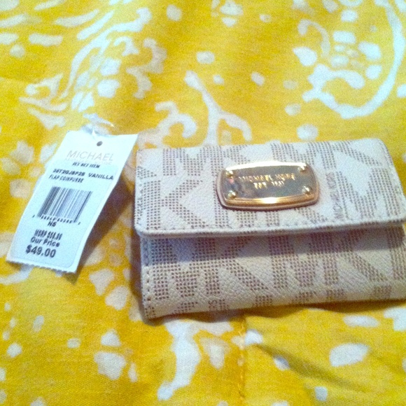 Michael Kors mini wallet purse