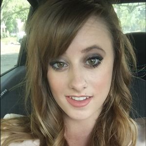 Meet your Posher, Holly