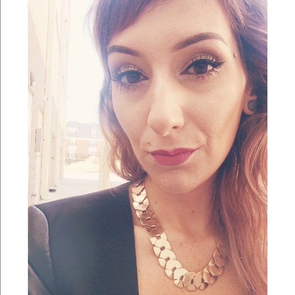 Meet your Posher, Sydni