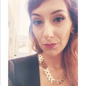 Meet your Posher, Sydni