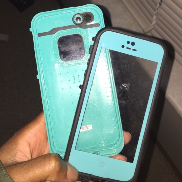 iPhone 5/5s lifeproof case!