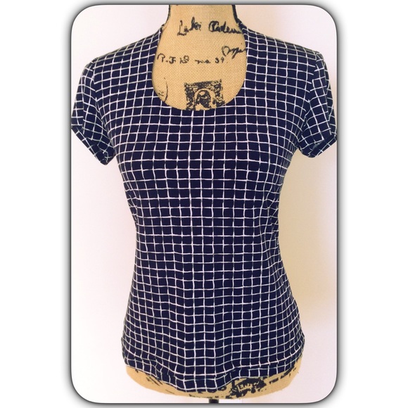 Blue Navy & White Top💙 - Picture 2 of 4