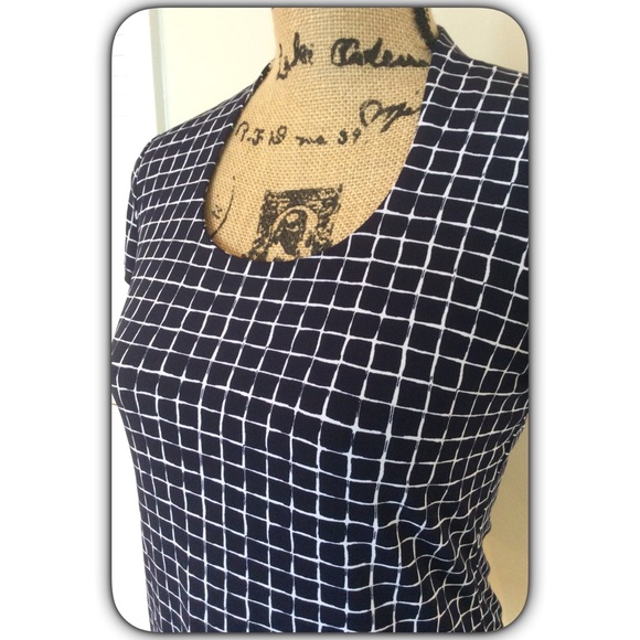 Blue Navy & White Top💙 - Picture 3 of 4