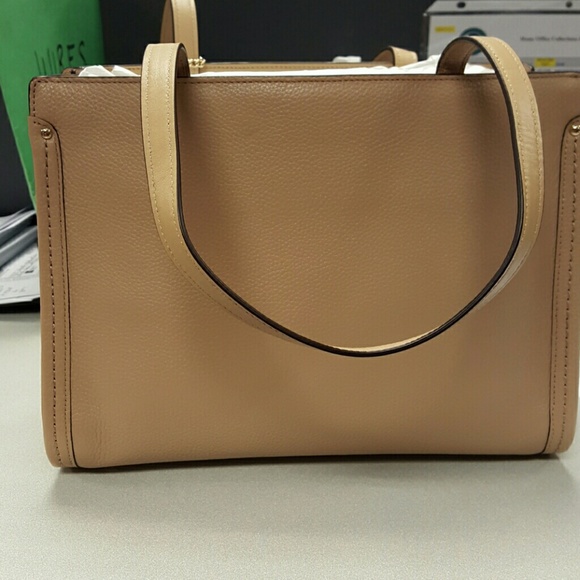 *** SOLD ***  NWT!! COACH SWAGGER BAG - Picture 2 of 4