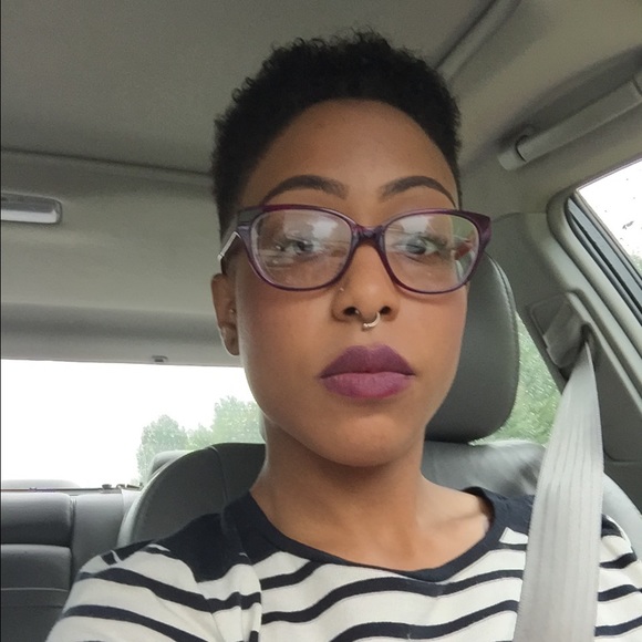 Meet your Posher, Alexis - Picture 1 of 1