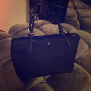  TORY BURCH York Buckle Tote in Navy