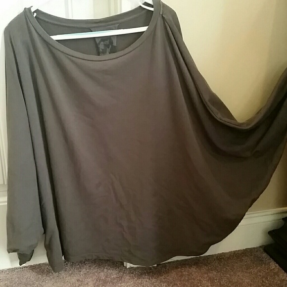 Mark and Estel  Tops - Mark and Estel Slouchy Sweatshirt