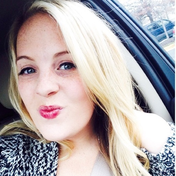 Meet your Posher, Jessica - Picture 1 of 1