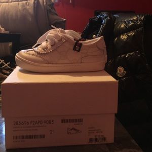 Toddler white Gucci sneaker size U.S. 5.5/21 EU