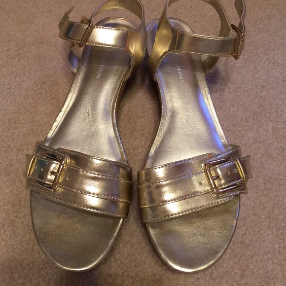 Gold platform shoes BCBG REDUCED AGAIN