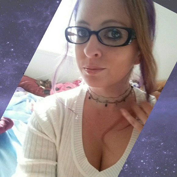 Meet your Posher, Kim๐ - Picture 3 of 4