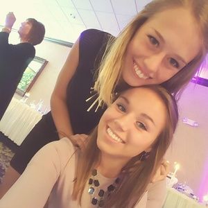 Meet your Posher, Danielle