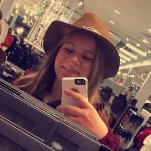 Meet your Posher, Hannah