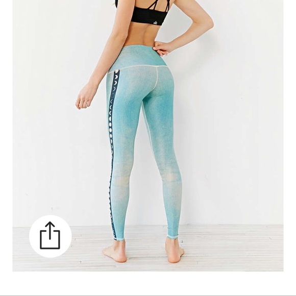 teeki Urban Outfitters leggings