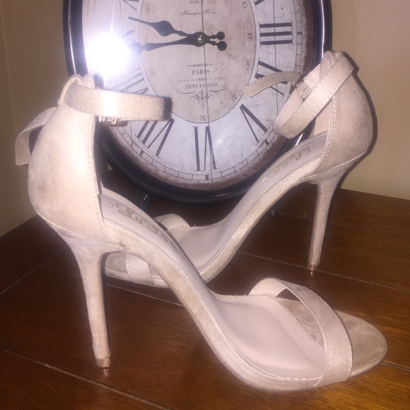 Lulus Shoes - Only worn once! Nude strappy heels from Lulus
