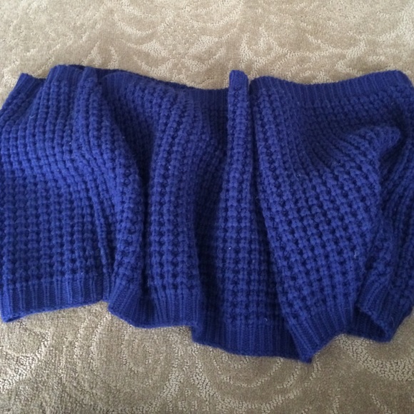 Urban outfitters infinity scarf - Picture 3 of 3