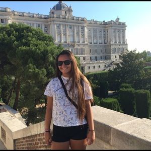 Meet your Posher, Lauren