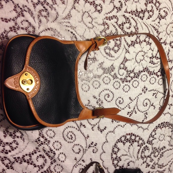 Dooney & Bourke purse - Picture 1 of 4