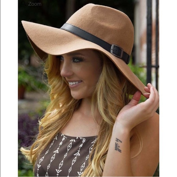 Fall Floppy Hat - Tan