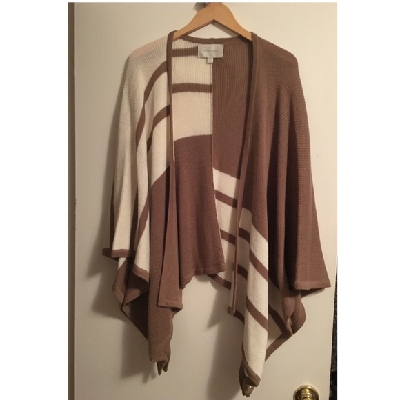 brochu walker poncho