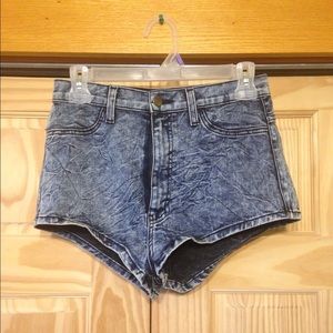 Cheeky Highwaisted Shorts
