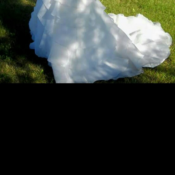 Wedding dress - Picture 2 of 2