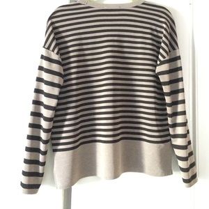 Zara Tops - Zara v-neck striped top Zara Tops - Zara v-neck striped top