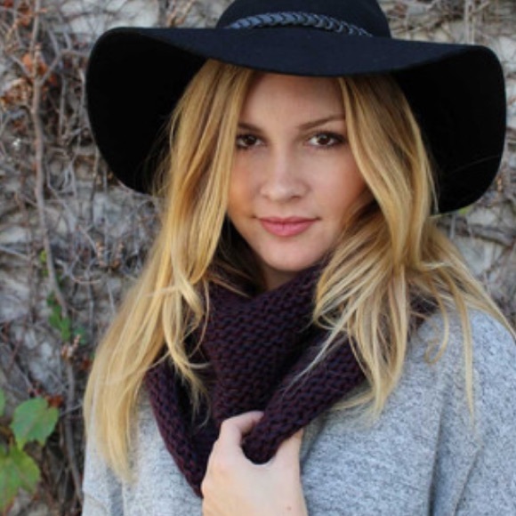 NWT Ox blood infinity scarf ! Hot item - goes fast