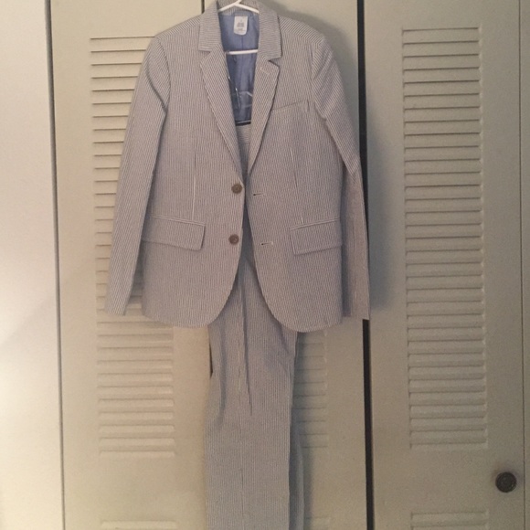 Boys J Crew suit. Seersucker sports coat & pants