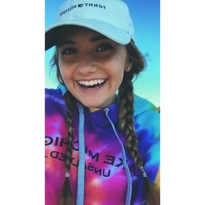 Meet your Posher, Eva