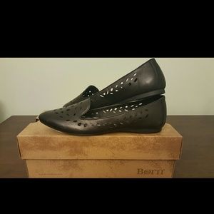 Born Women's Tinley Leather Flats shoes Size 7