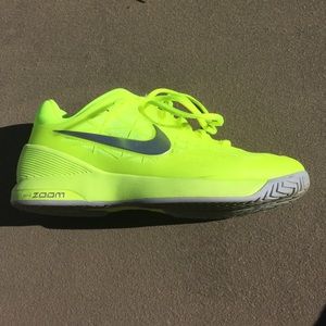 Nike zoom cage 2 tennis shoes size 7.5