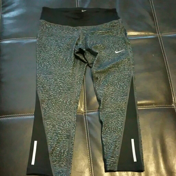 Nike Capri running leggings size S