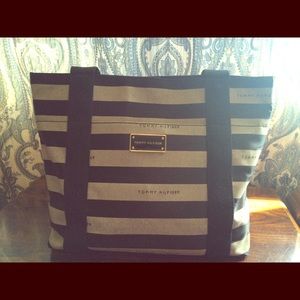 ❤️ Tommy Hilfiger bag ❤️