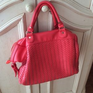 Coral woven bag