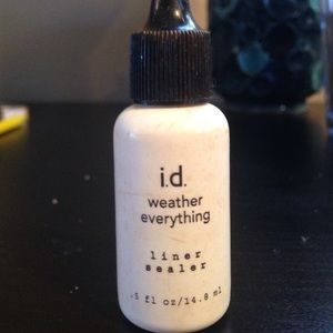 Eye liner sealer