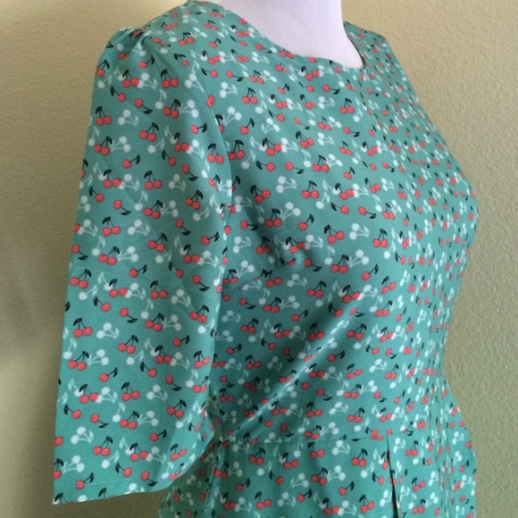 Very Cherry Dress in Green - Picture 2 of 4