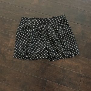 Black and white polka dot shorts, sz M